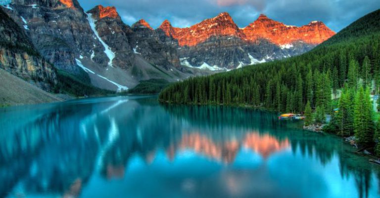 National Park - Lake and Mountain